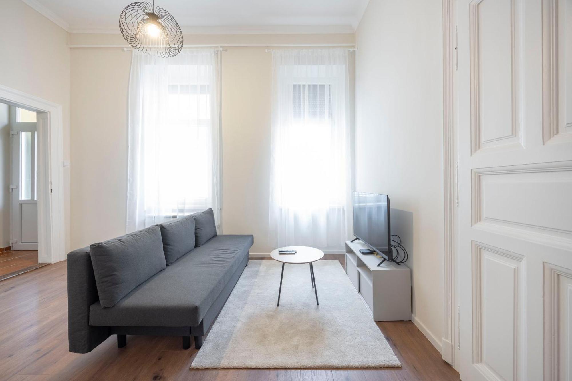 Lovely Central Apartment By Julia Budapest Exterior photo